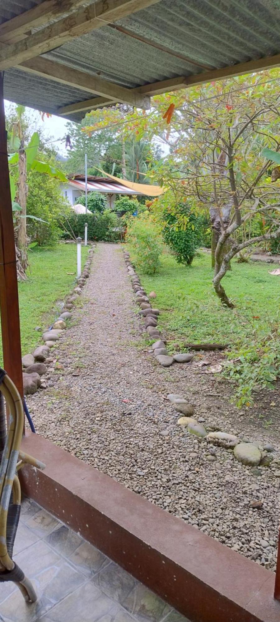 Cabinas Los Tucanes Cahuita Exterior photo