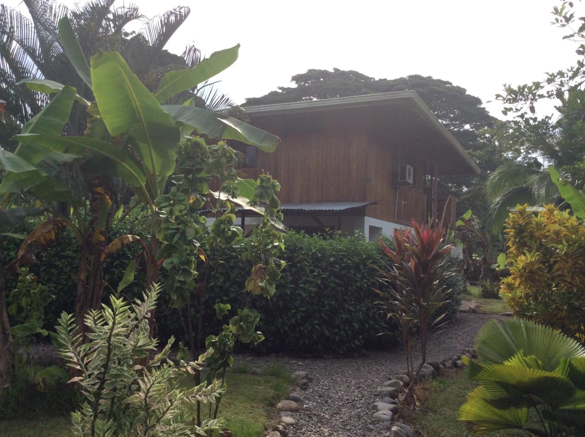 Cabinas Los Tucanes Cahuita Room photo