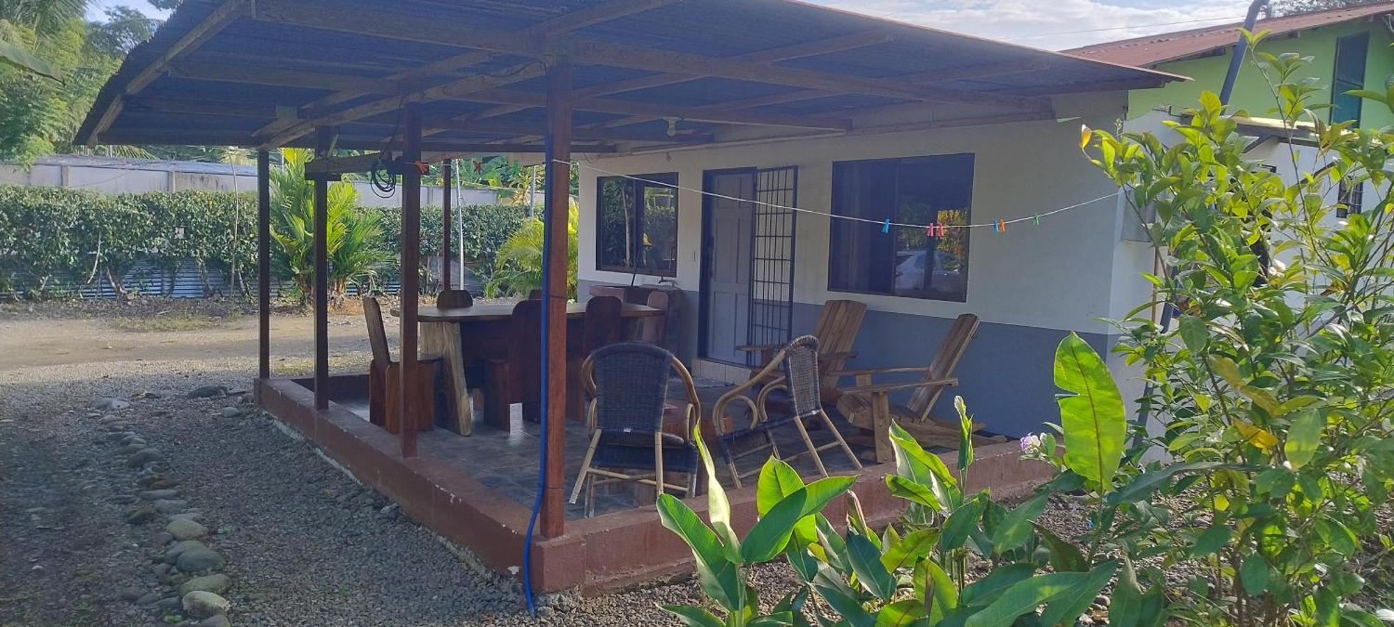 Cabinas Los Tucanes Cahuita Exterior photo