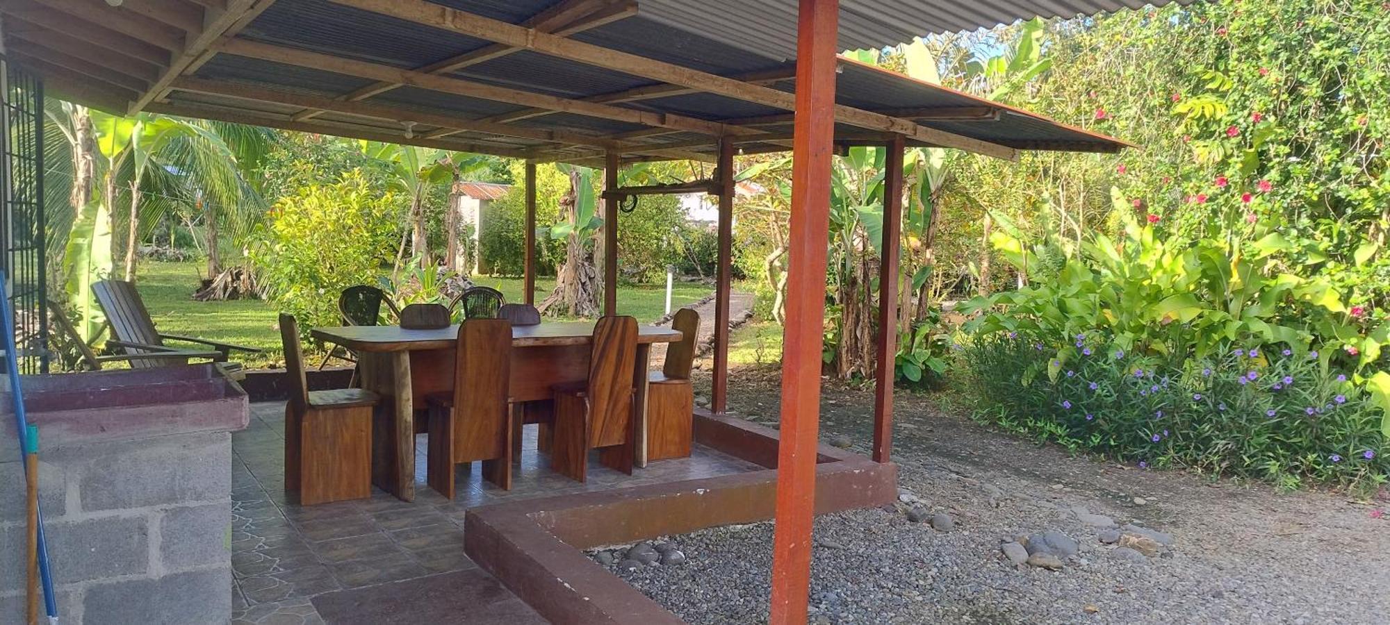 Cabinas Los Tucanes Cahuita Exterior photo